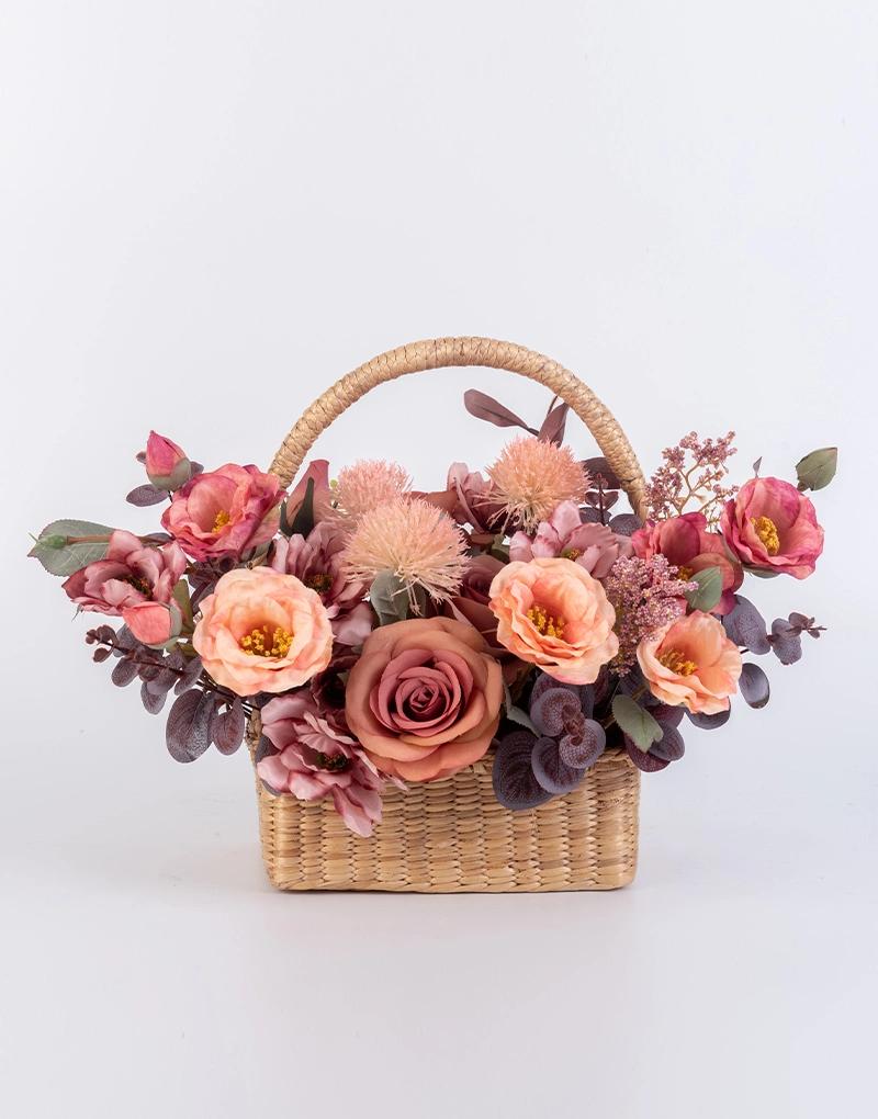 กระเช้าดอกไม้ประดิษฐ์โทนสีชมพู รหัส BPM001 ด้านในจัดด้วยดอกไม้หลายชนิดอย่างสวยงาม