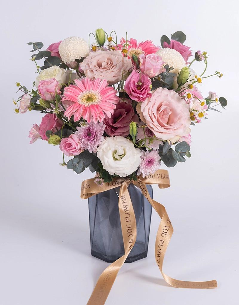 Love You Flower มอบความรักความห่วงใยด้วยแจกันดอกไม้โทนสีชมพู แสดงความยินดี งานเกษียณอายุ ตกแต่งบ้าน ก็สดชื่นได้ทั้งวัน ส่งฟรี