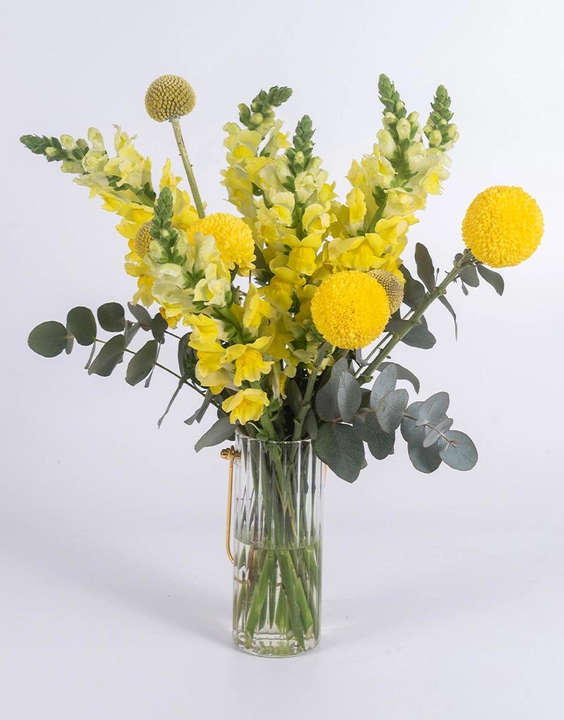 Love You Flower แจกันดอกไม้โทนสีเหลือง ในโอกาสแทนคำขอบคุณ ให้กำลังใจ หรือตกแต่งบ้านก็เหมาะ ส่งฟรี ส่งด่วนใน 4 ชั่วโมง