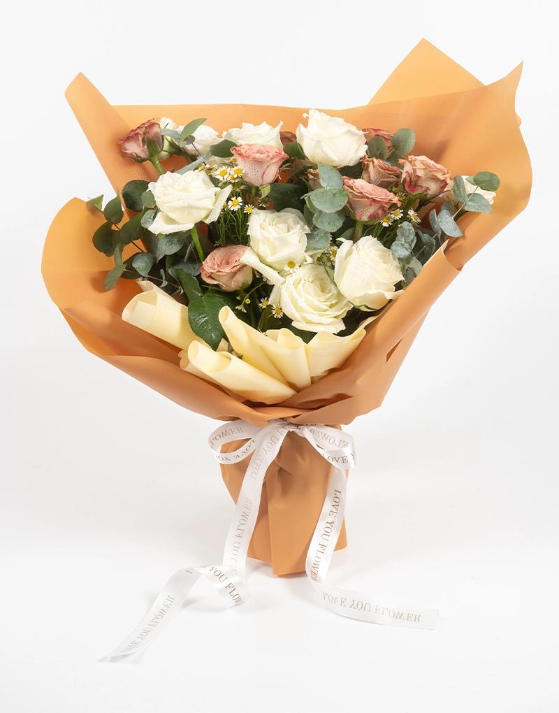 ช่อดอกกุหลาบสีขาว และสีชมพู 15 ดอก สำหรับแสดงความยินดีงานรับปริญญา หรือให้คนสำคัญ สวยตรงปก สั่งออนไลน์ ส่งฟรี กทม. และนนทบุรี