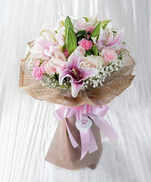 ดอกลิลลี่สีชมพู ตัวแทนดอกไม้ในวันวาเลนไทน์
